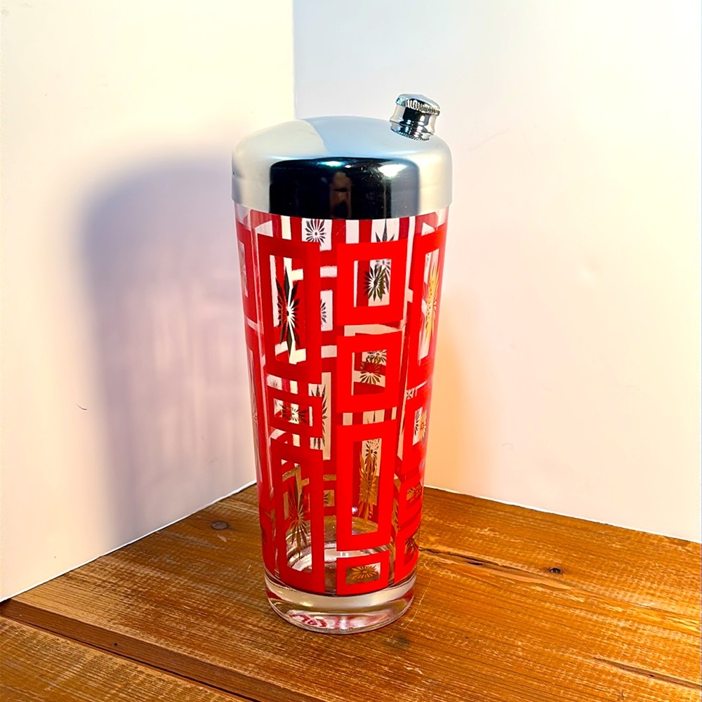 Vintage MCM Cocktail Shaker Atomic Star Starburst Red& Gold Excellent Condition!